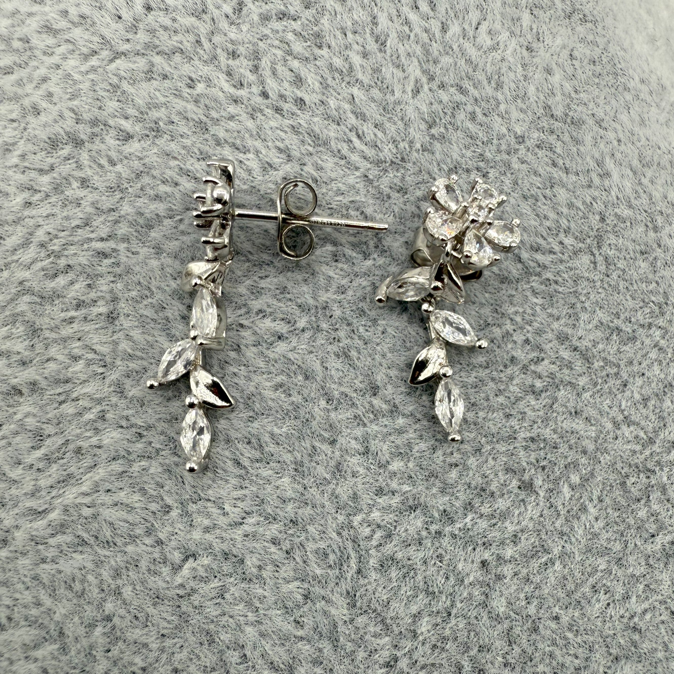 Orecchini in Argento925 Pendenti Fiorellini Zirconati Art.034/59