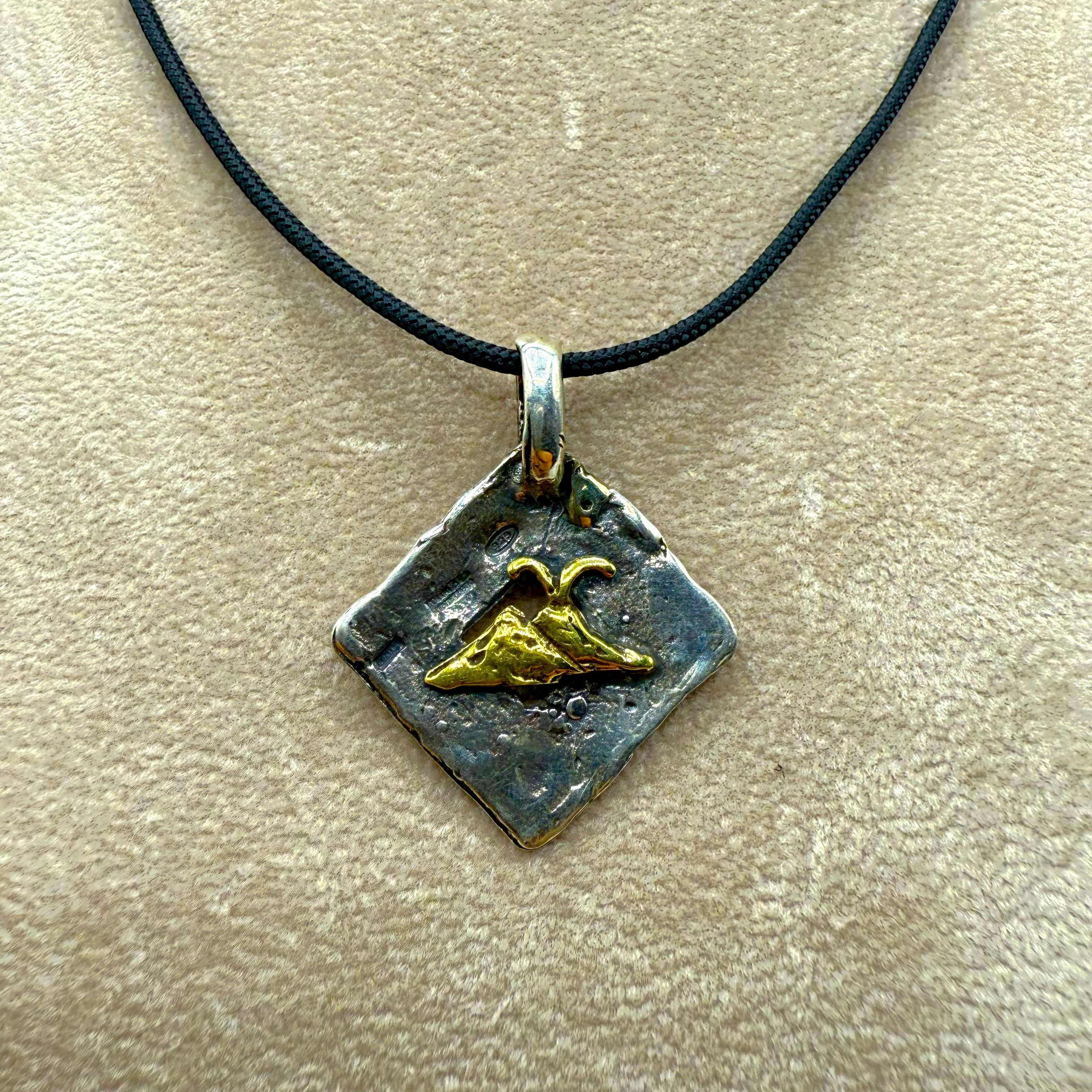 Collana In Argento 925 Con Simbolo Vesuvio C31