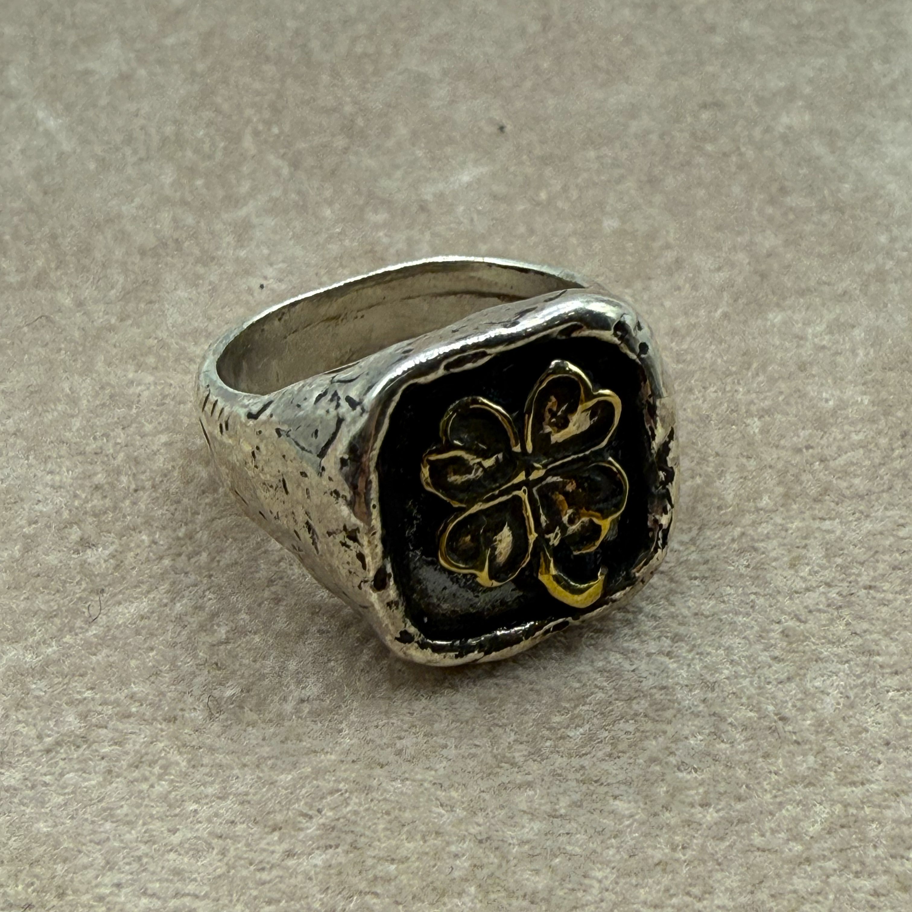 Anello In Argento 925 Battuto a Mano Con Quadrifoglio A225