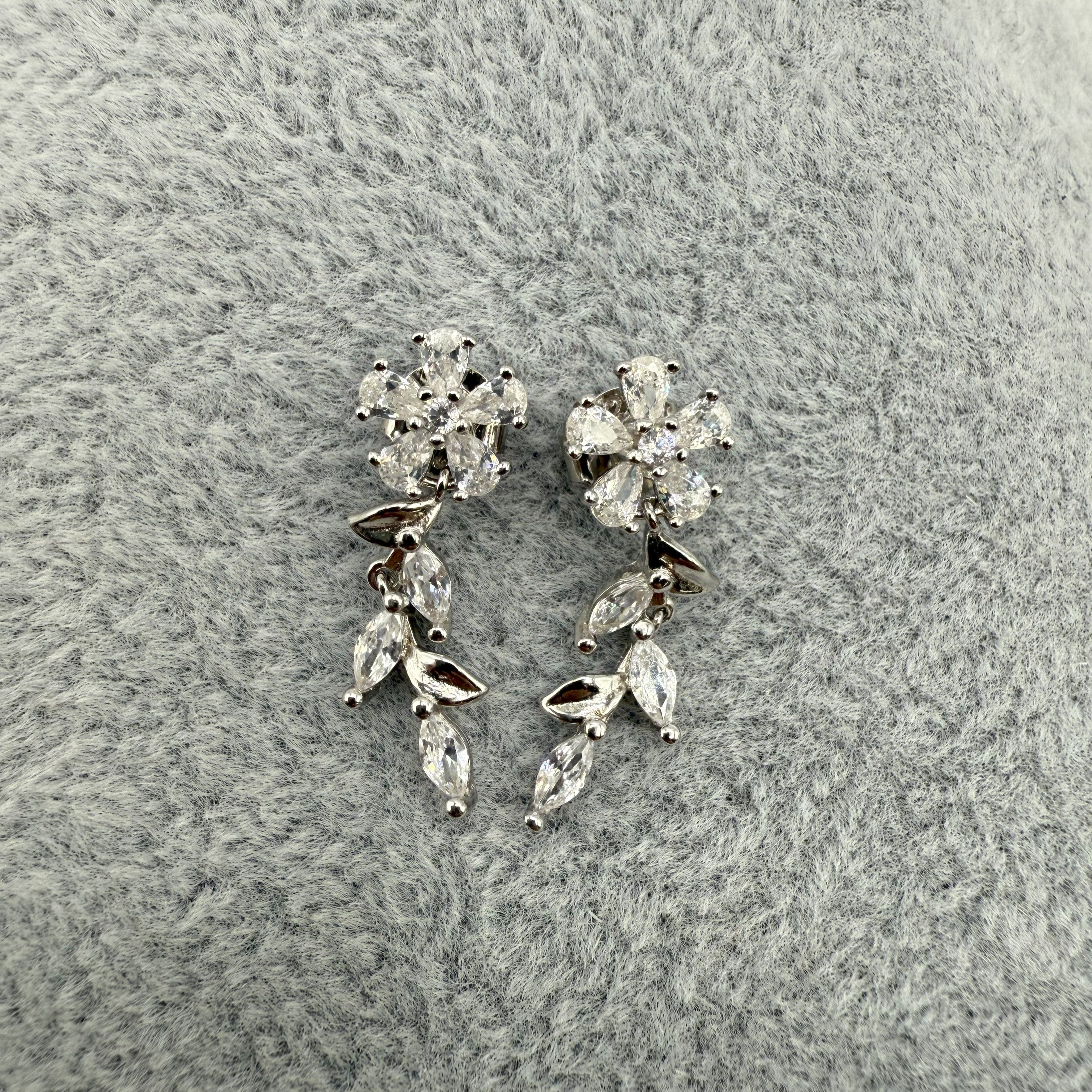 Orecchini in Argento925 Pendenti Fiorellini Zirconati Art.034/59