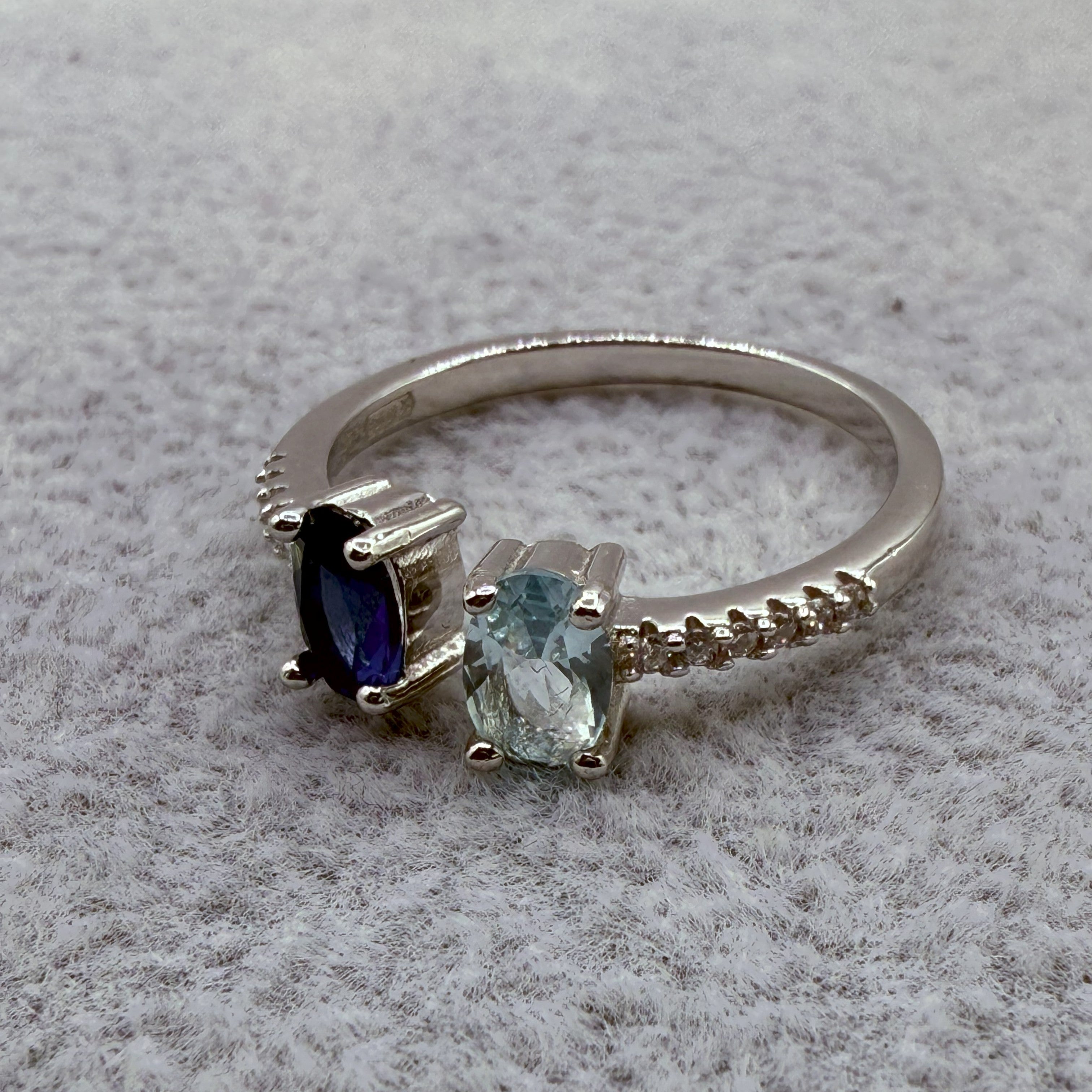 Anello Argento925 Con Zirconi Centrali Art. 9463