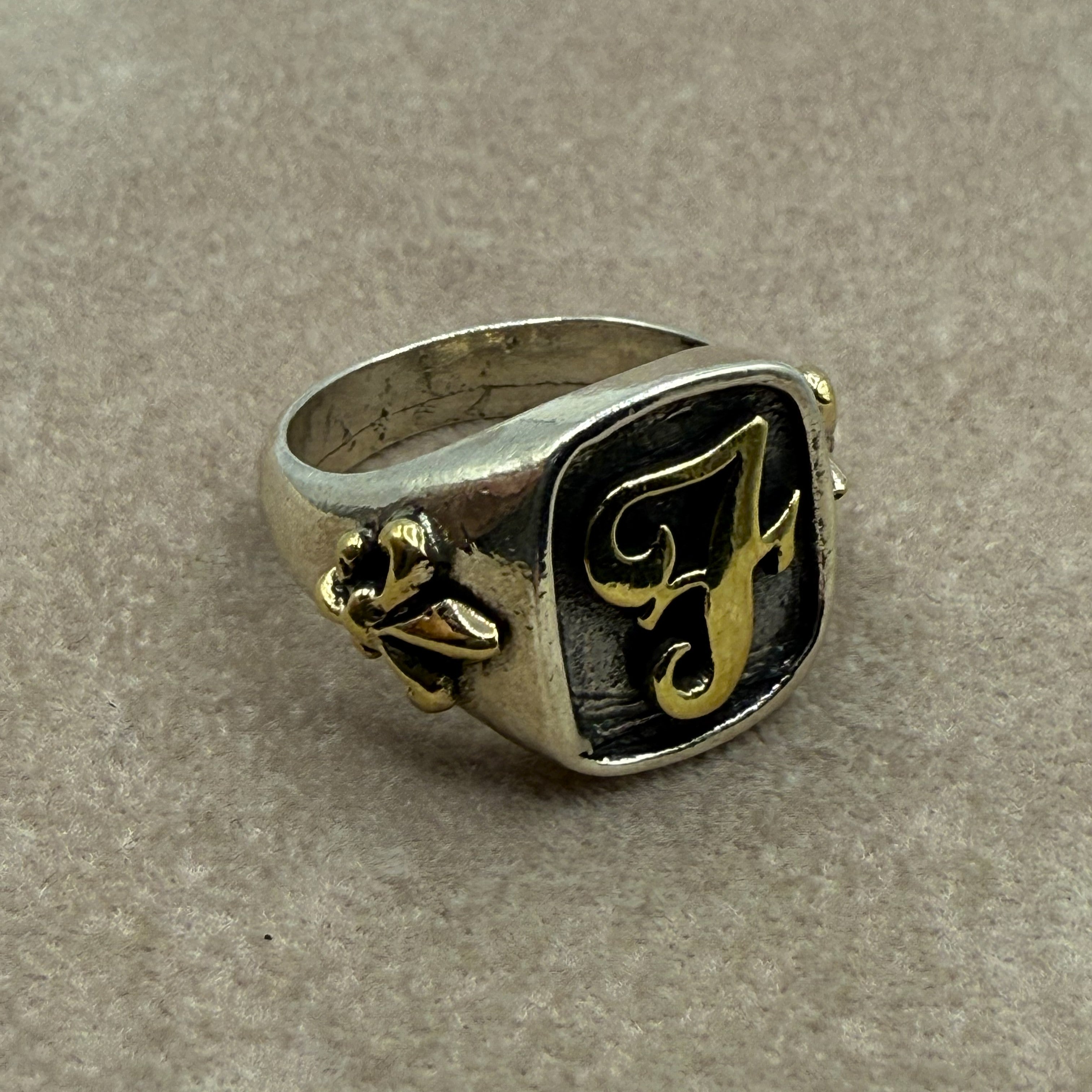 Anello In Argento 925 Battuto a Mano Con Lettera F Corsiva A225